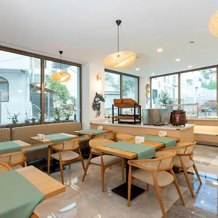 Uno Elegance * 居吕克