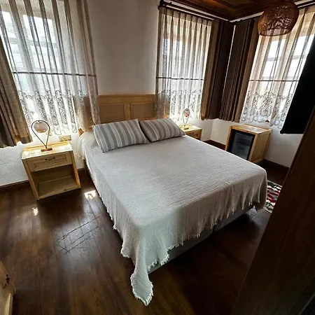 Uno Elegance * 居吕克