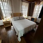 Uno Elegance * Gulluk