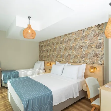 Uno Elegance Hotel *